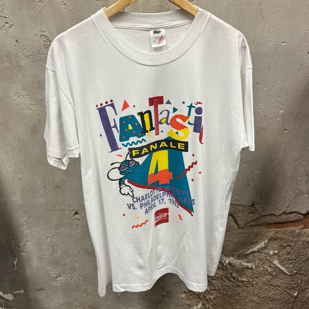 Vintage 1992 Charlotte Hornets Fantastic Fanale 4 Graphic T-Shirt XL Basketball